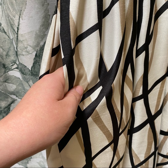 Patterned Dress with Pockets - Picture 4 of 5